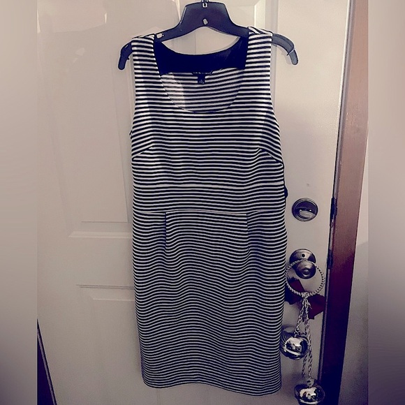 Banana Republic Quiet Luxury Size 12 Black & White Sheath Scooped-Neck Dress - Picture 1 of 15